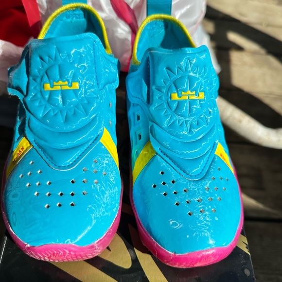 LEBRIN XVII DUNKED (TD) size 9C - Picture 2 of 8